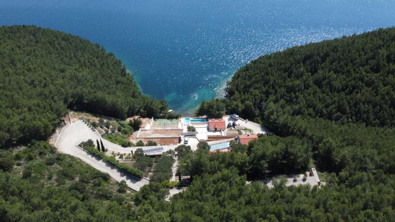 Beachfront Villa Brulupes In Secluded Bay Konstari Buitenkant foto