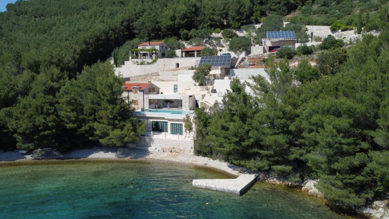 Beachfront Villa Brulupes In Secluded Bay Konstari Buitenkant foto